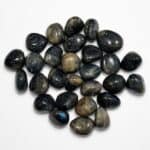 Labradorite Polie de Madagascar – Pierre Naturelle aux Reflets Bleus