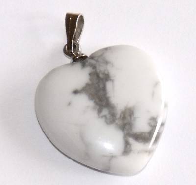 pendentif coeur howlite