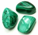 Malachite polie naturelle – Pierre roulée verte