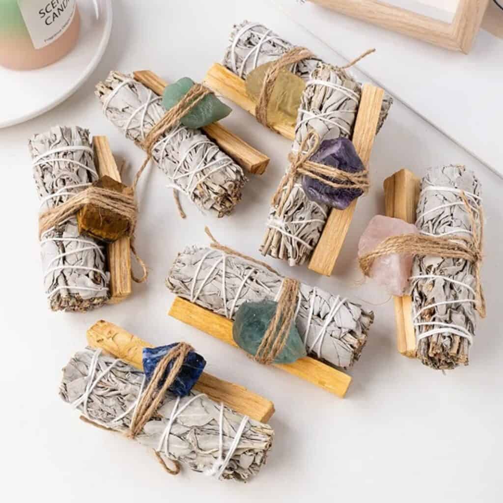 Trio Sauge Blanche, Palo Santo et Pierres : Un Rituel de Bien-Être