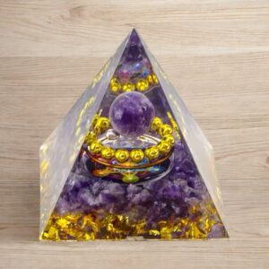Pyramide orgonite améthyste