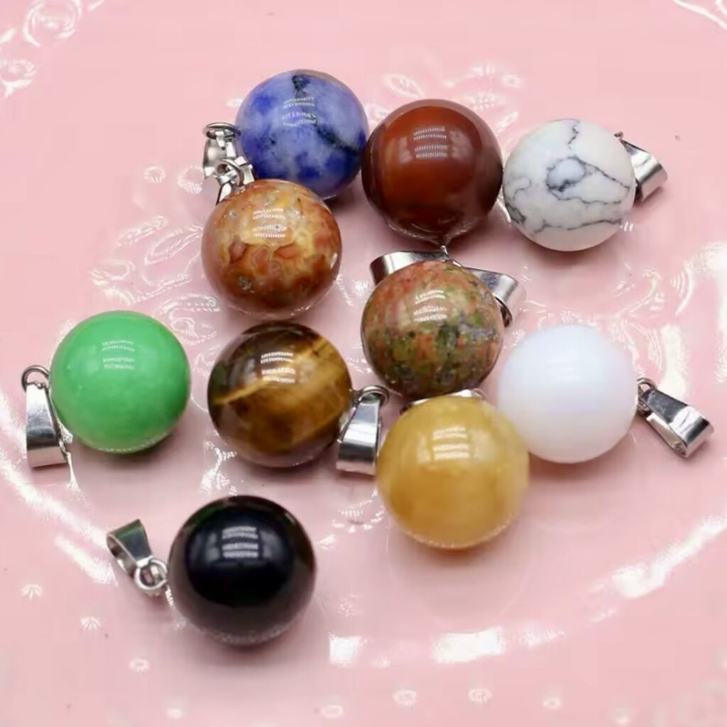 Pendentifs Boules en Pierres Naturelles