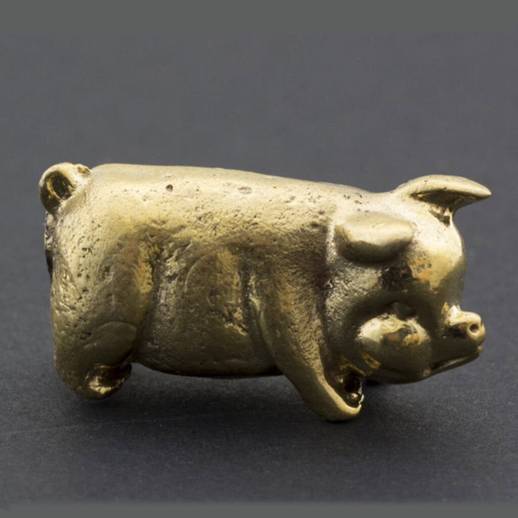 Le Cochon Sacré Bénit : Talisman Thaïlandais pour Attirer Abondance et Chance