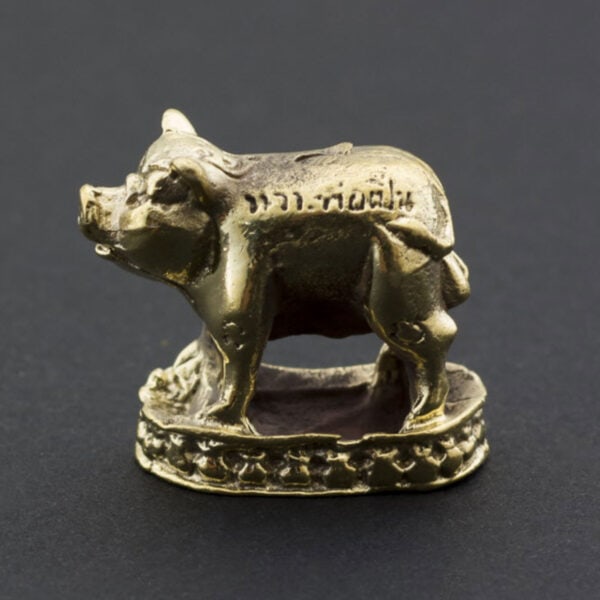 Le Cochon Sacré Bénit : Talisman Thaïlandais pour Attirer Abondance et Chance