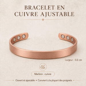 Bracelet en cuivre ajustable, ouvert, avec trois aimants visibles sur chaque extrémité, pose sur fond clair ou beige.