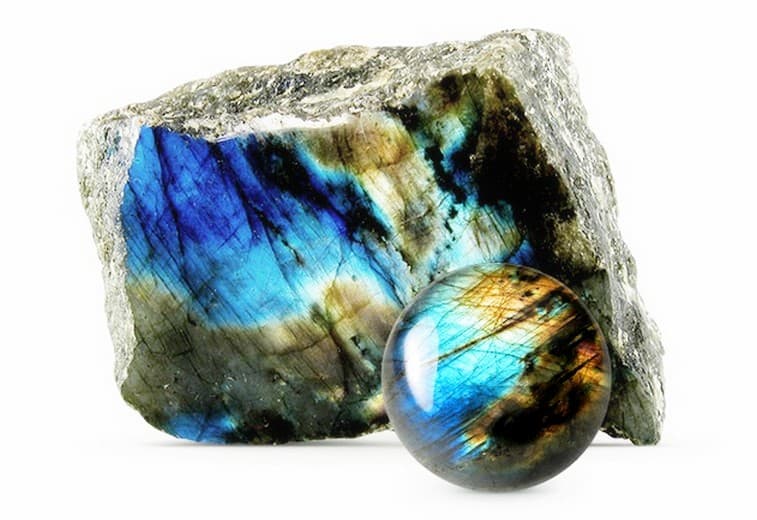 Labradorite : Vertus, Bienfaits, Propriétés, Origine et Lithothérapie