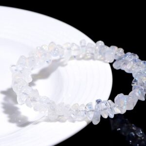 Bracelet baroque en pierre de lune naturelle composé d'éclats polis blancs et crème